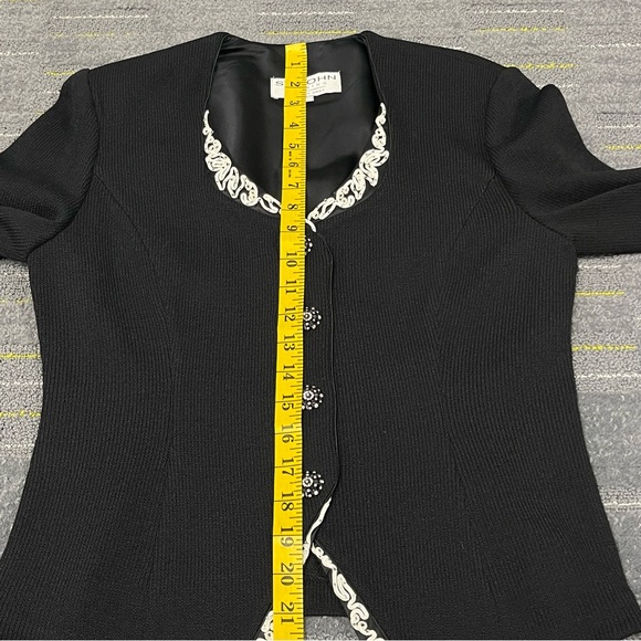 ST. JOHN Evening Santana Knit Blazer Jacket Black Wool Embroidered Beaded Size 2 - Picture 13 of 16